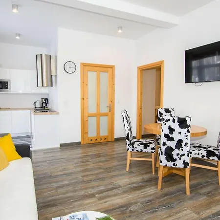 Siuster - Ania Z Pieknym Widokiem Na Gory I Malgosia Na Parterze - Swietna Lokalizacja, Niedaleko Term Bukovina! - Mozliwosc Dokupienia Sniadania - Sniadania Serwowane Sa W Obiekcie 120m Dalej Apartment *