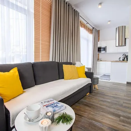 Siuster: Mountain View With Convenient Thermal Access Apartment Bukowina Tatrzanska