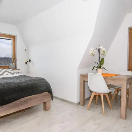 Siuster: Mountain View With Convenient Thermal Access