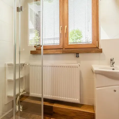 Siuster: Mountain View With Convenient Thermal Access Apartment Bukowina Tatrzanska
