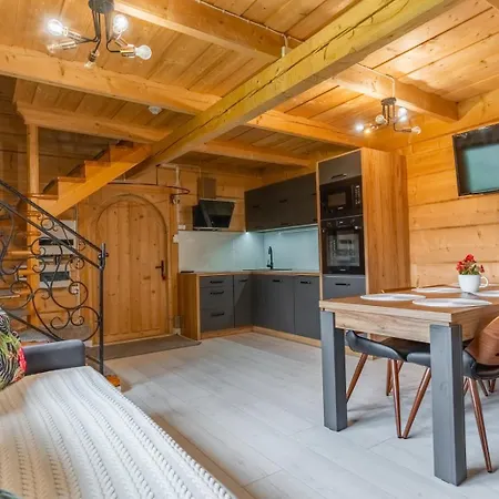Siuster: Mountain View With Convenient Thermal Access Apartment